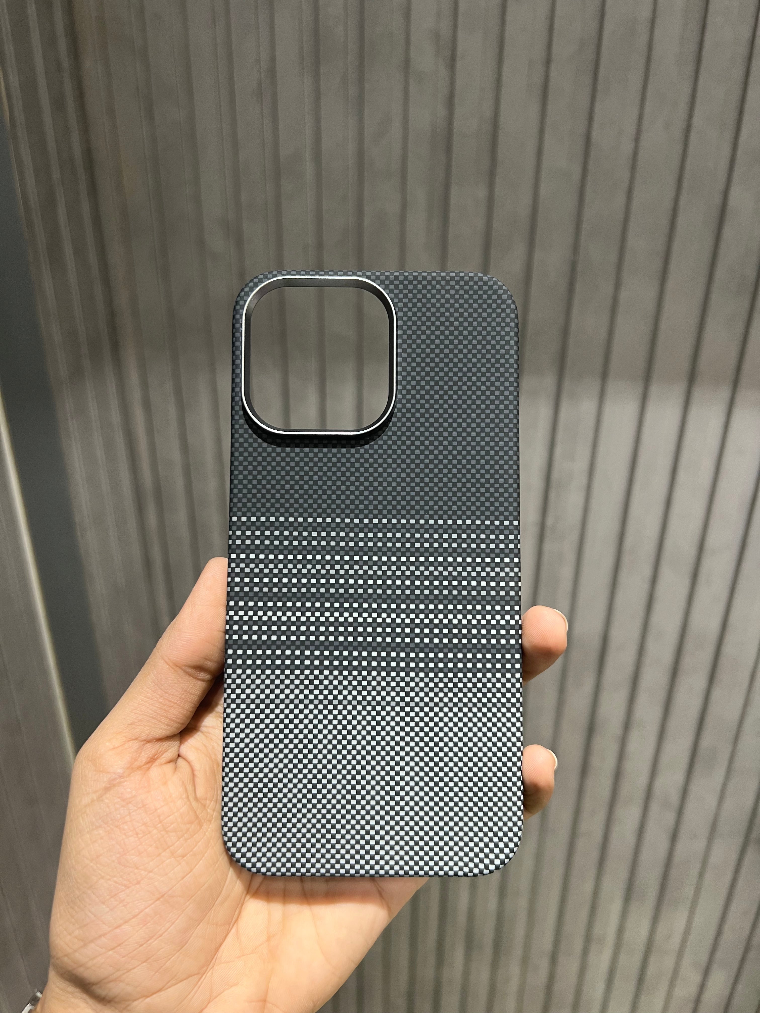 iPhone 15 Pro Pitaka - Knit Wear - Black Sunset