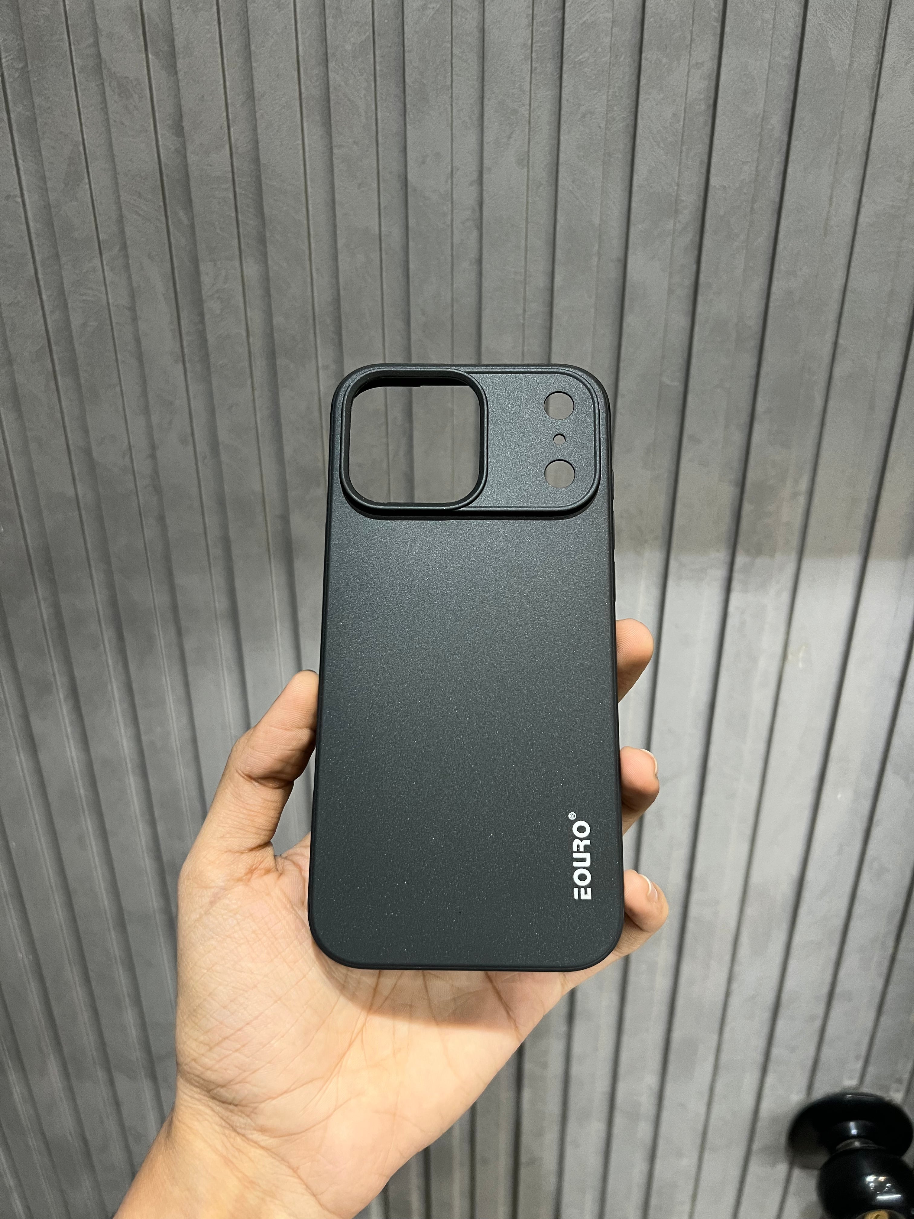 iPhone 17 Pro Max Euro Case Black