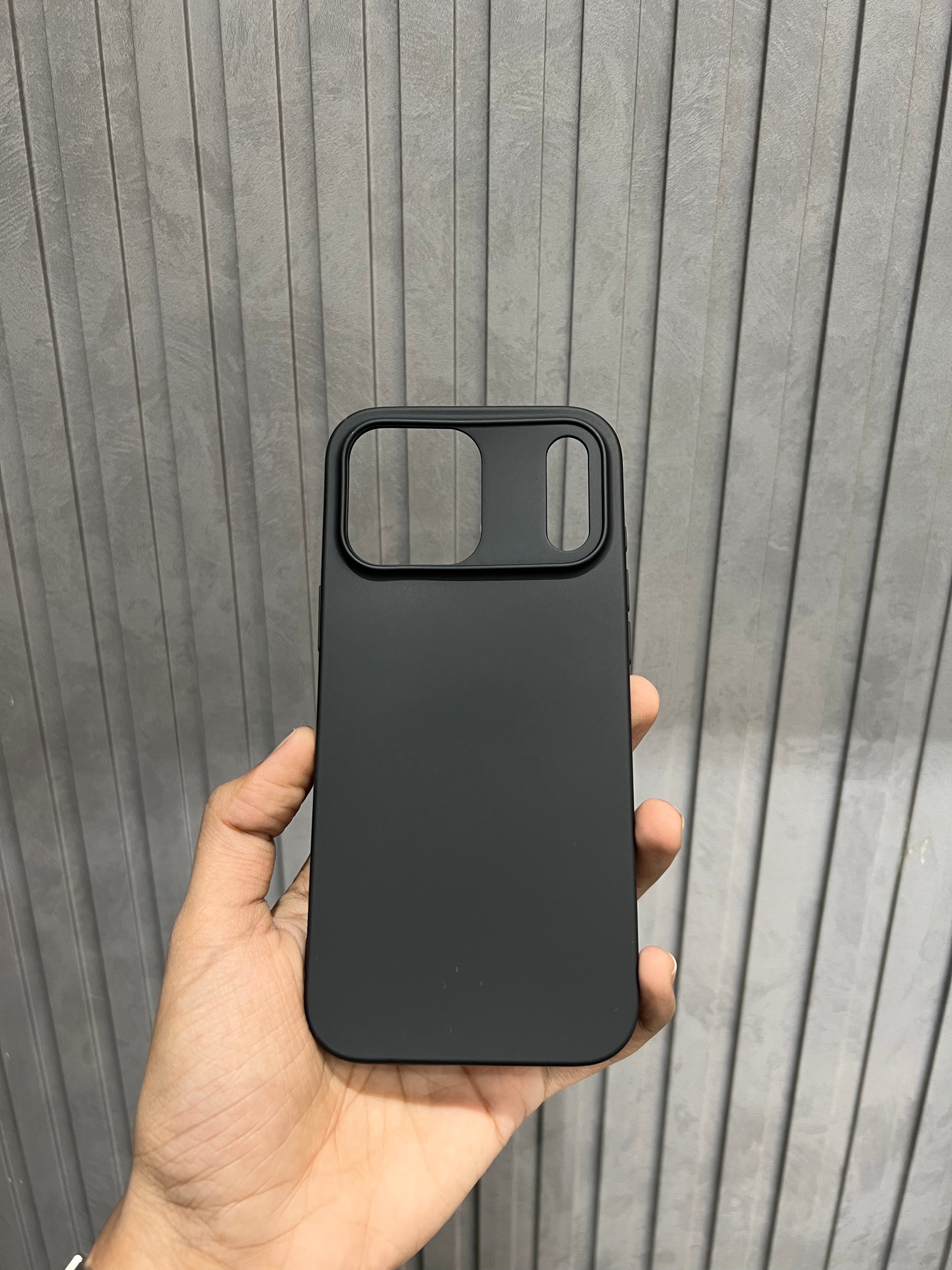 iPhone 17 Pro Silicone Slip-in Case - Black