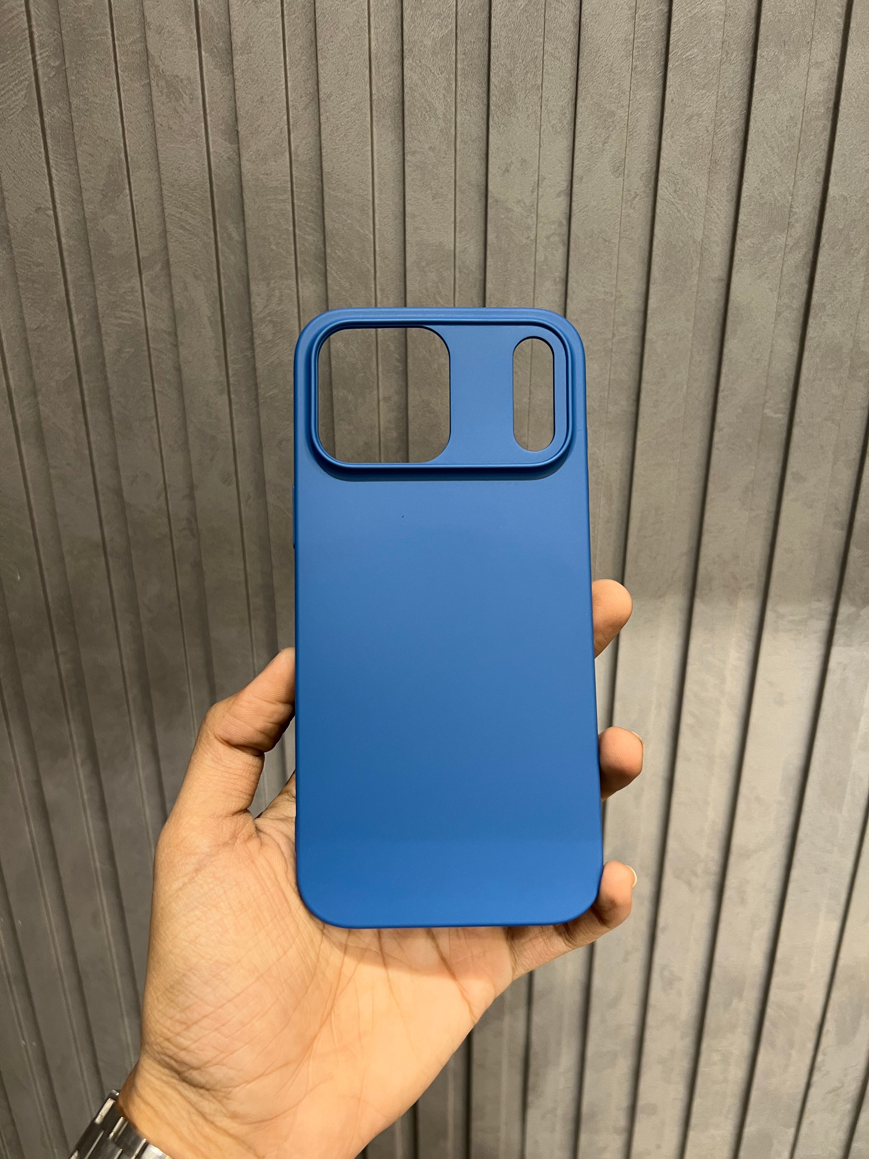 iPhone 17 Pro Silicone Slip-in Case - Blue