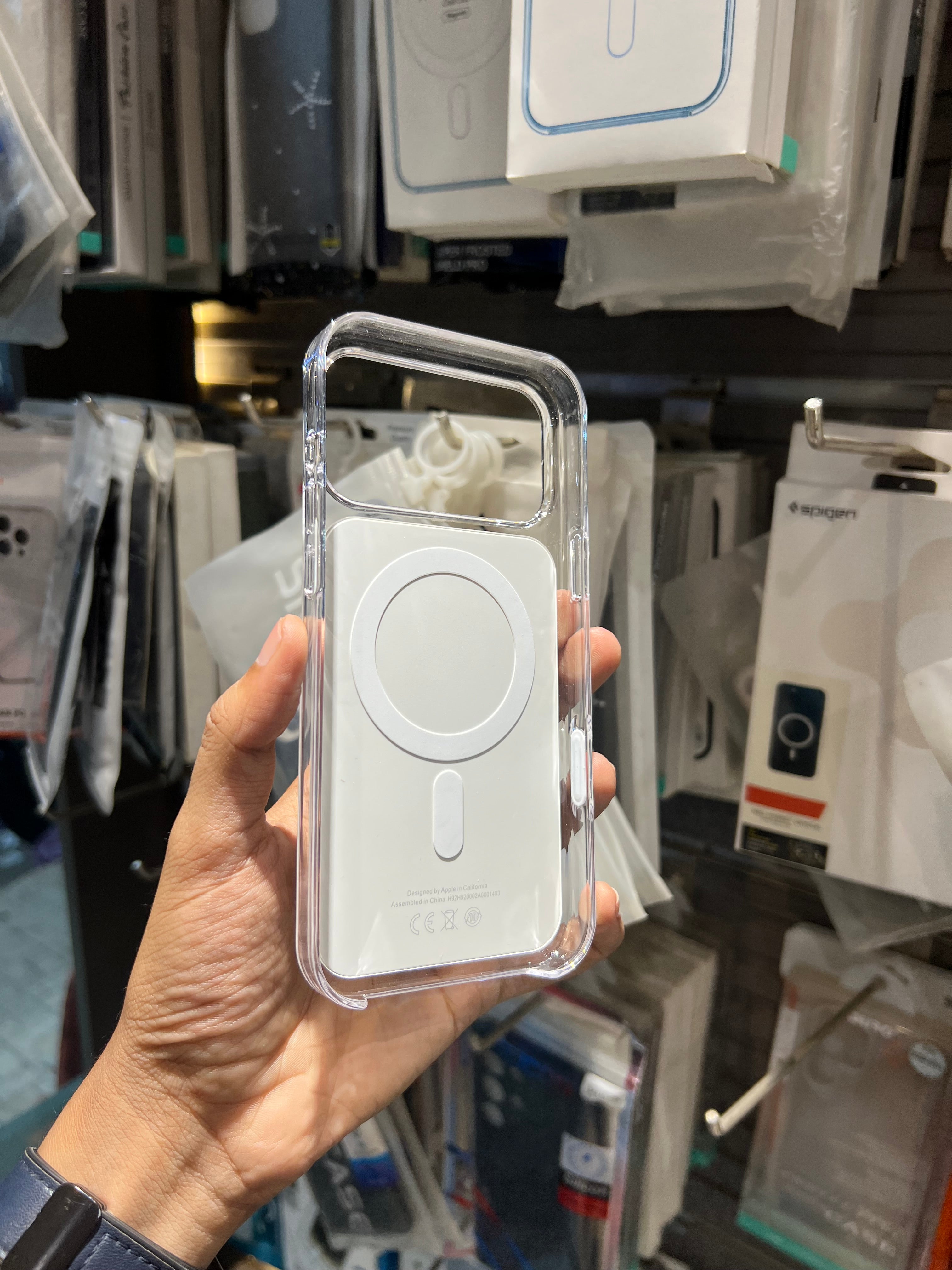 iPhone 17 Series MagSafe Case with Animation & Camera Control