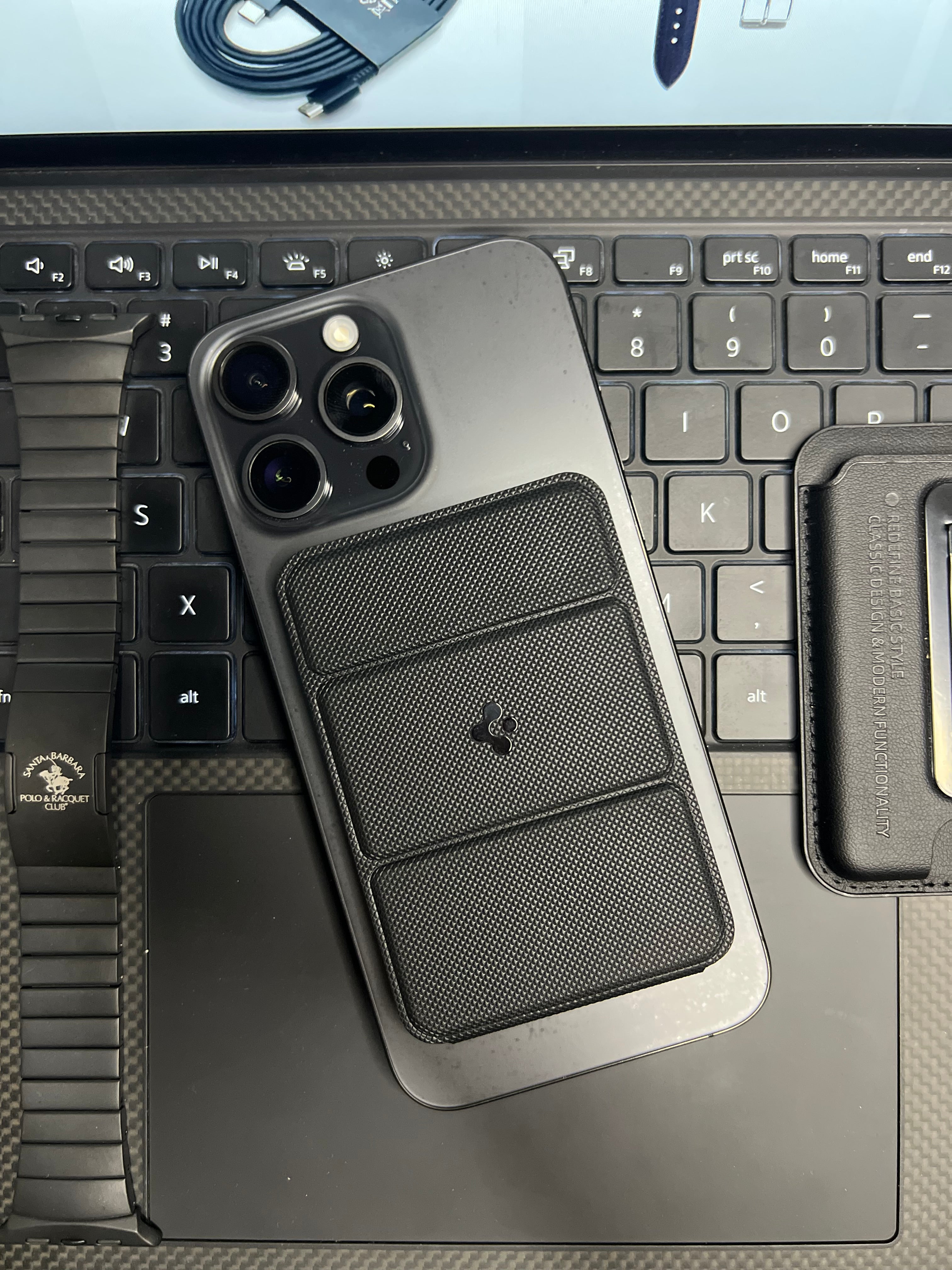 Spigen Magsafe Wallet & Phone Stand